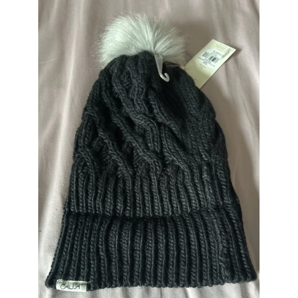 CALIA By Carrie Underwood Women O/S Cable Knit Beanie Faux‎ Fur Pom-Pom Black